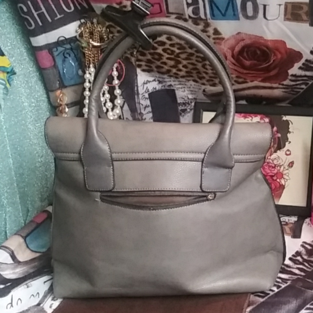 Purse - Picture 2 of 3